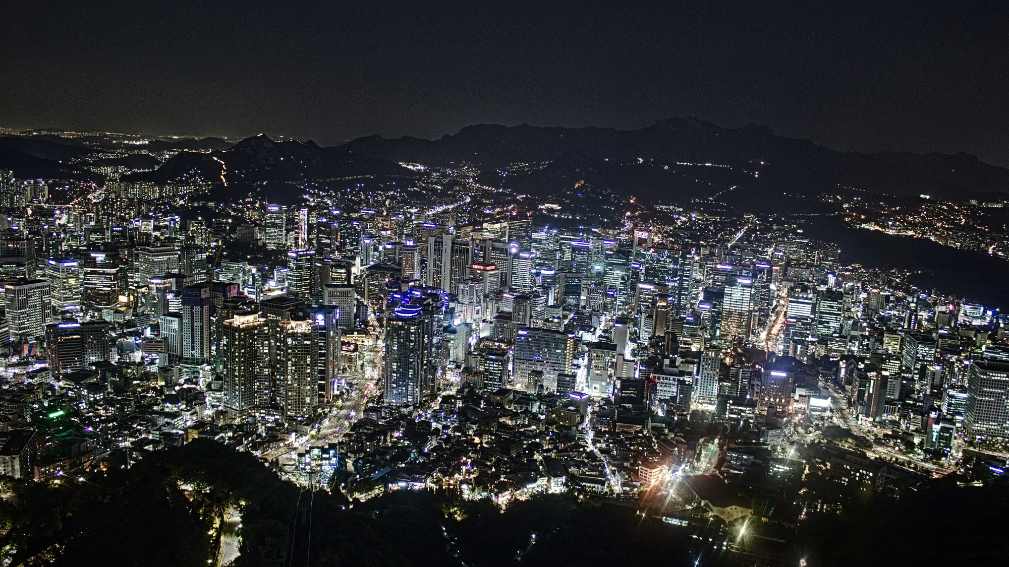 Seoul at night over the Han River